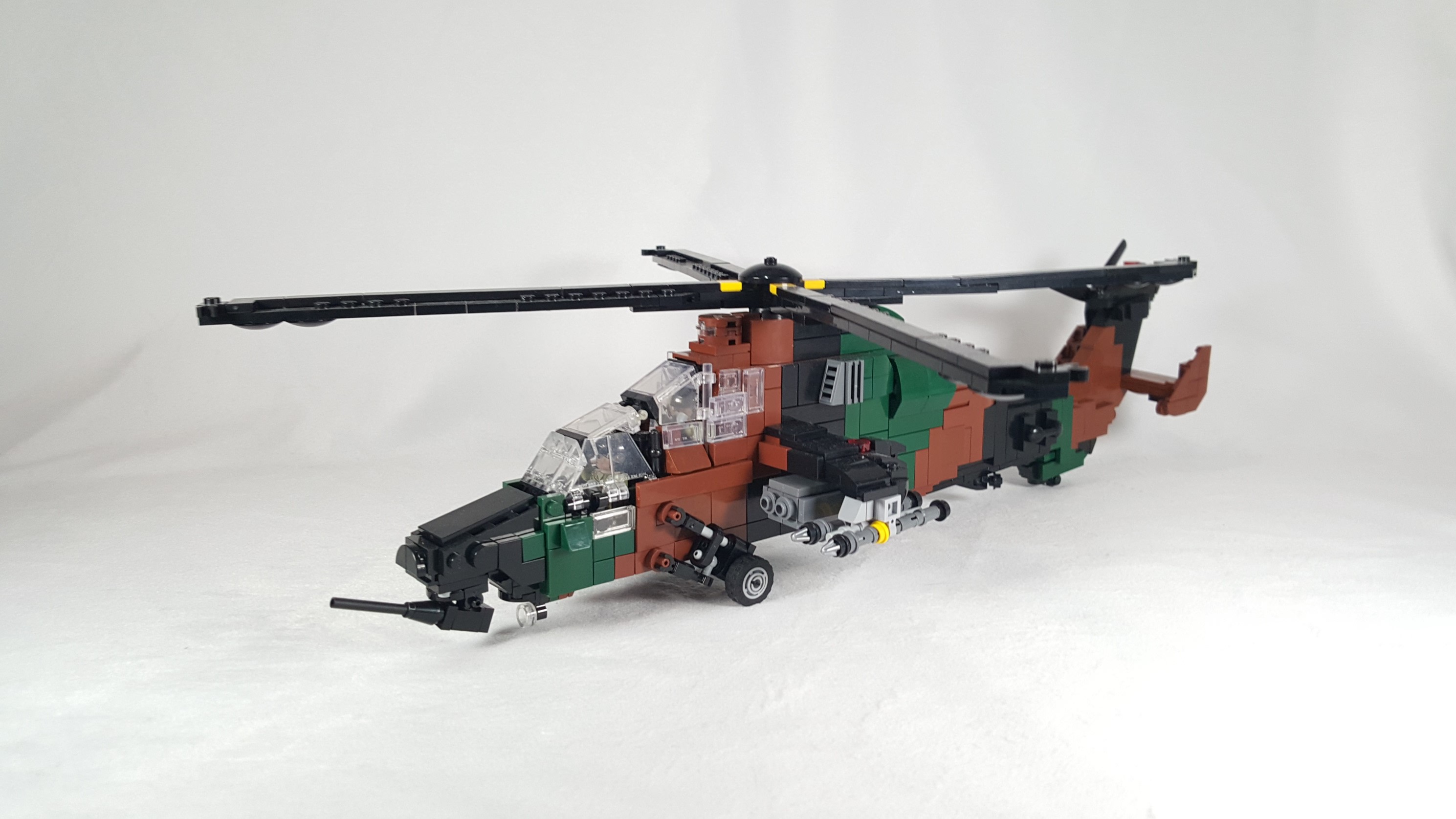Kit Maquette Hélicoptère EC665 Tiger (932 Pièces) MOC-154526 - 14 Ans Et Plus - Neuf